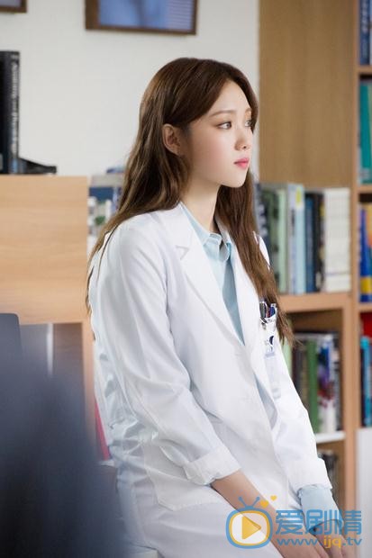 李圣经《Doctors》剧照 李圣经高清写真_李圣经高清剧照