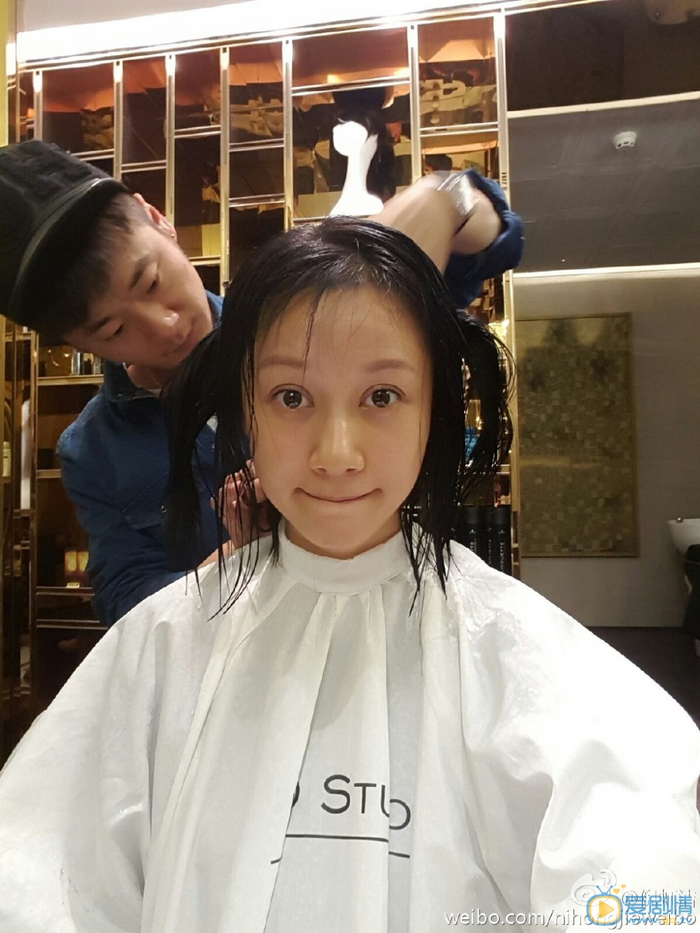 倪虹洁嘟嘴卖萌照 倪虹洁高清写真_倪虹洁高清剧照