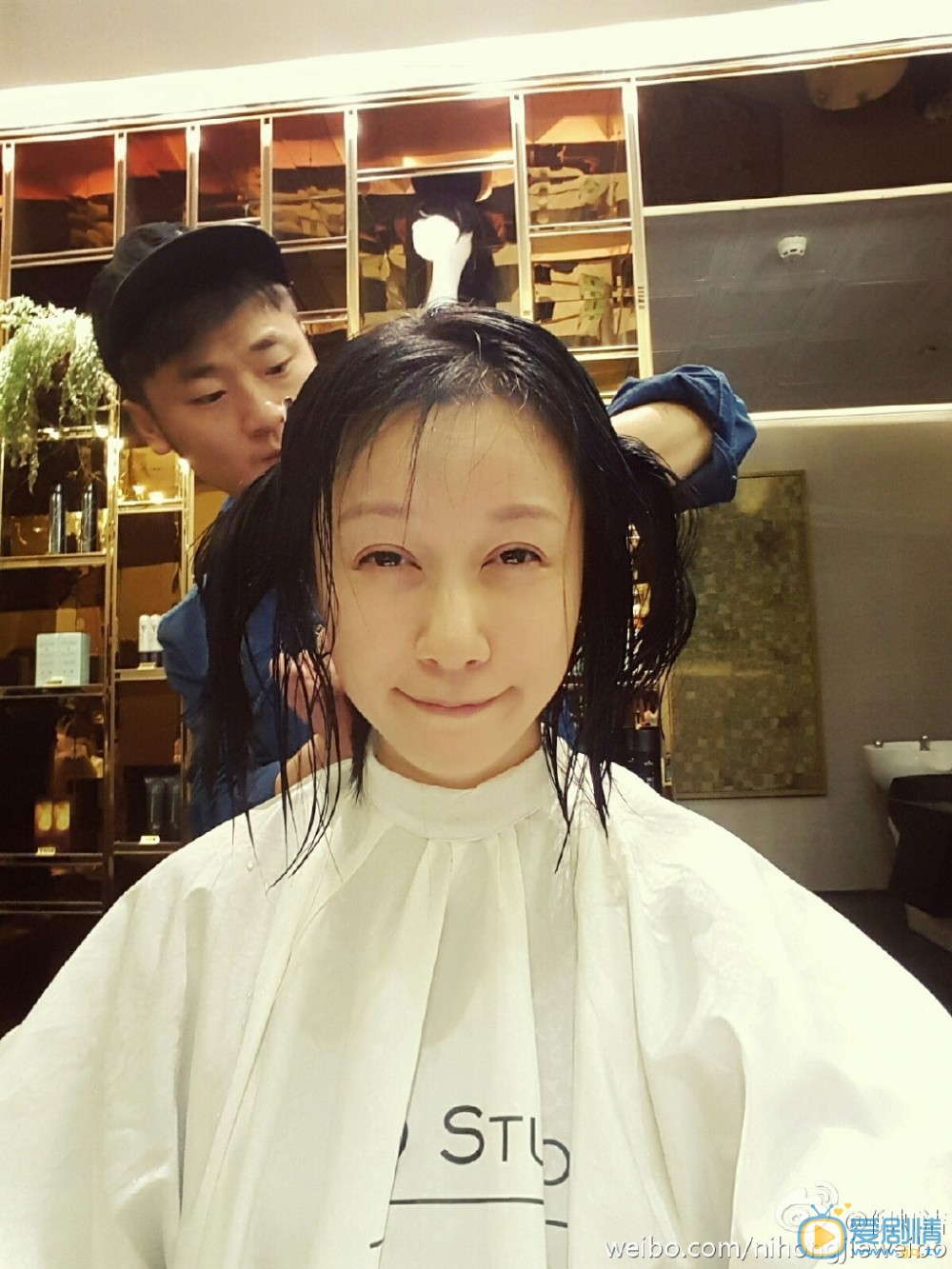 倪虹洁嘟嘴卖萌照 倪虹洁高清写真_倪虹洁高清剧照