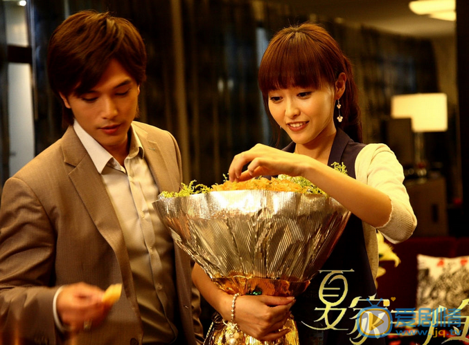  唐嫣邱泽为什么分手？唐嫣邱泽结婚照曝光