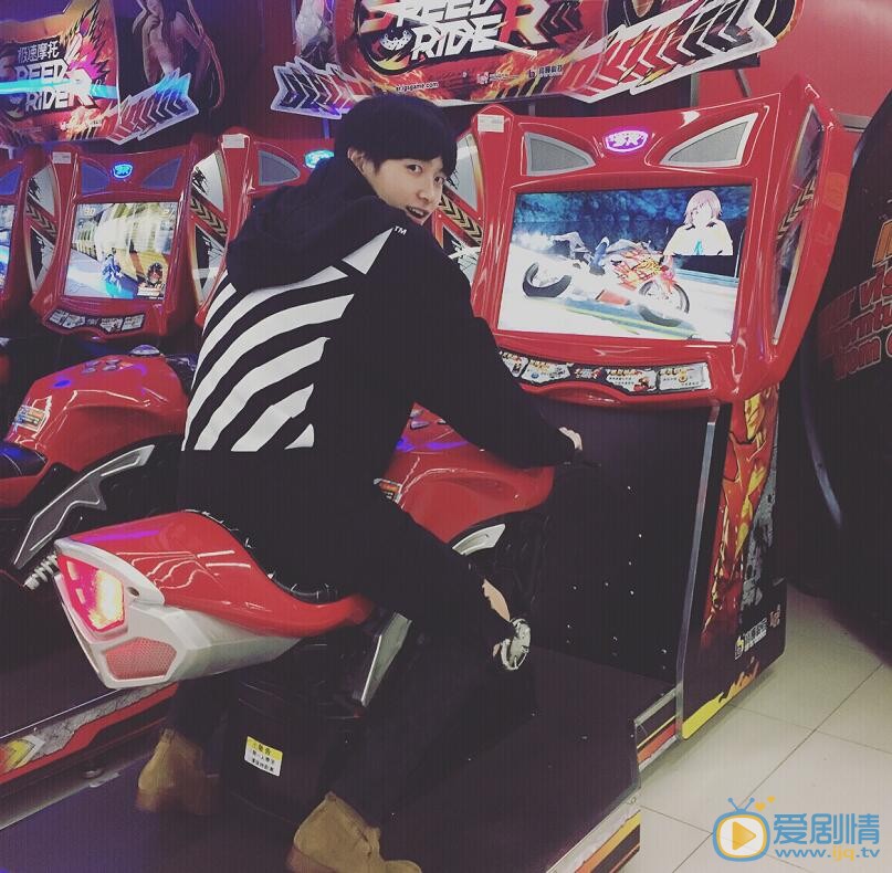 查杰生活照 查杰高清写真_查杰高清剧照