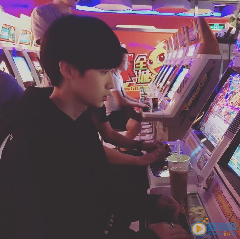 查杰生活照 查杰高清写真_查杰高清剧照