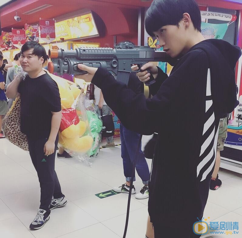 查杰生活照 查杰高清写真_查杰高清剧照