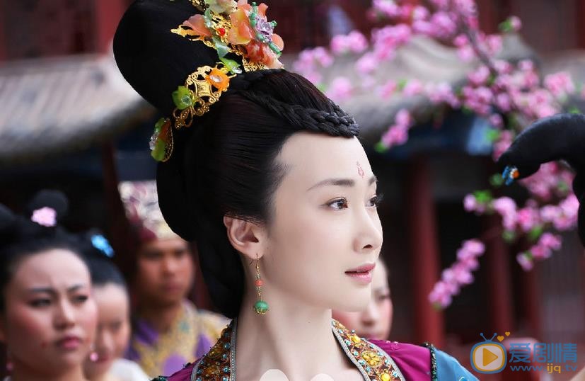 于果《拐个皇帝回现代》剧照 于果高清写真_于果高清剧照