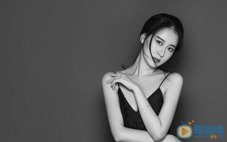 王乐君黑白写真 王乐君高清写真_王乐君高清剧照