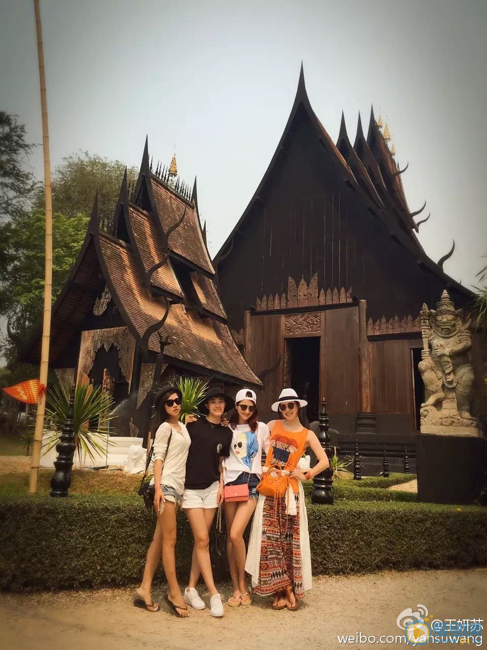 王妍苏旅行照 王妍苏高清写真_王妍苏高清剧照