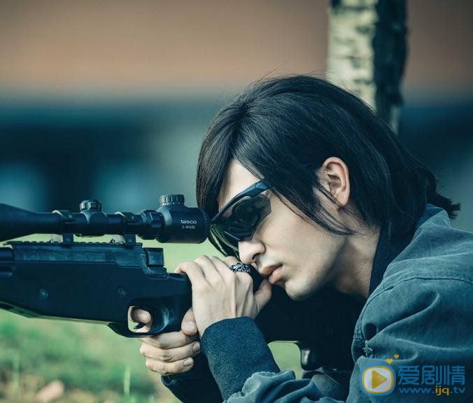 美人为馅颜耳是谁杀死的？为什么杀颜耳？