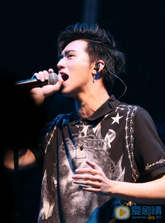 许魏洲“Light”演唱会照 许魏洲高清写真_许魏洲高清剧照