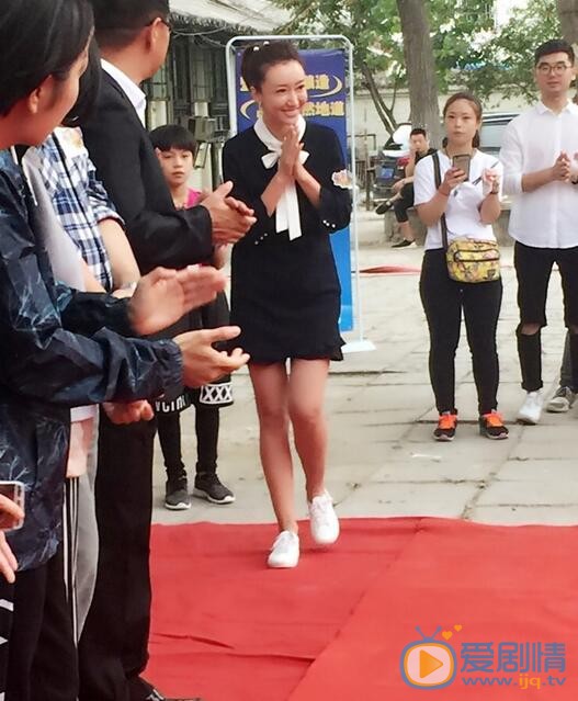 宋宁《家有儿女初长成》发布会照 宋宁高清写真_宋宁高清剧照