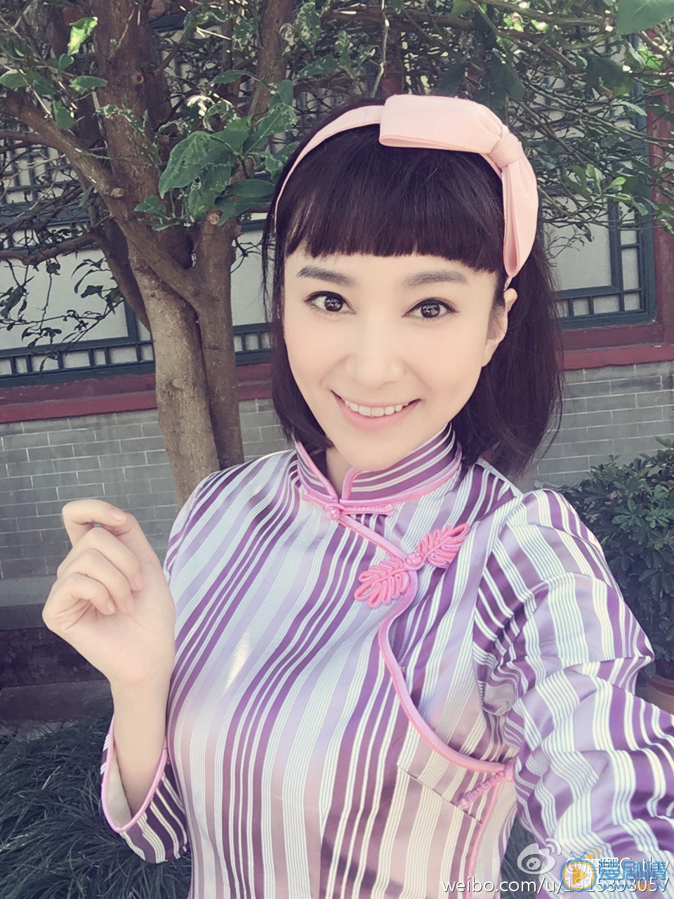 唐熙片场自拍照
