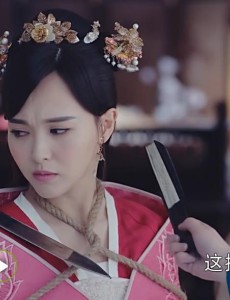 锦绣未央扇子到底是谁送的？李未央为什么不肯说出扇子的主人？