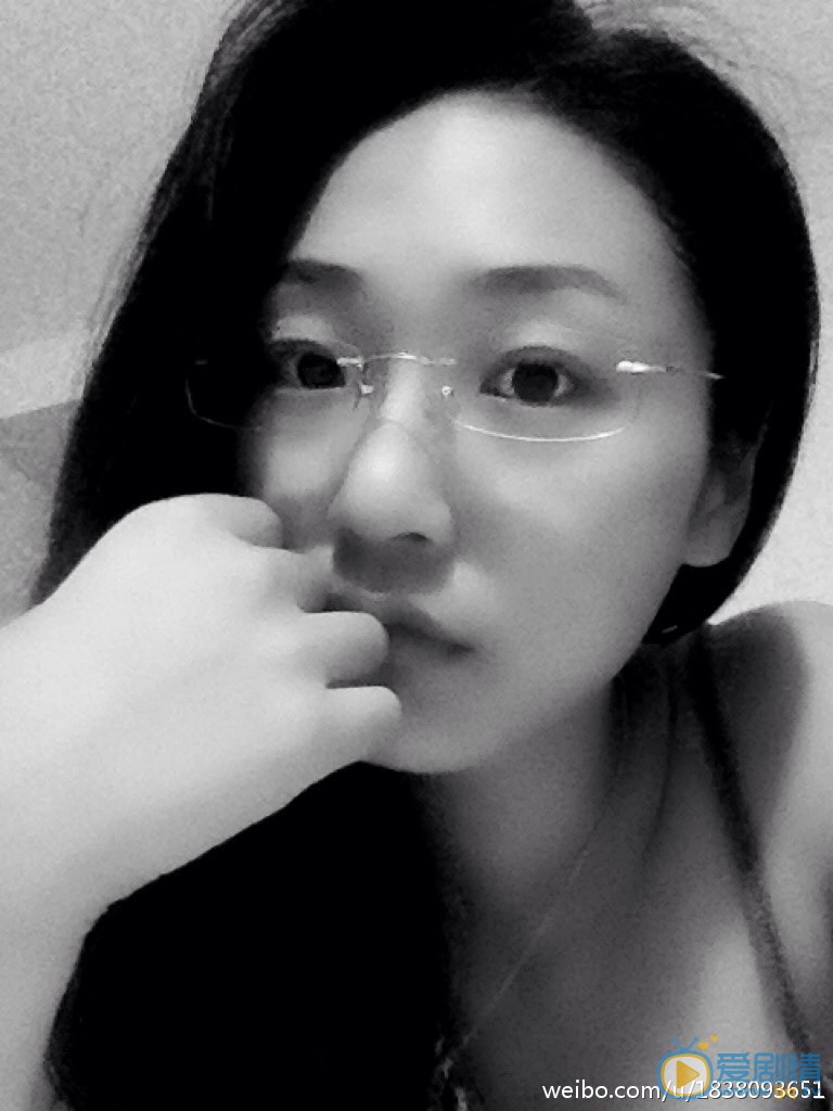王思思长发淑女照 王思思高清写真_王思思高清剧照