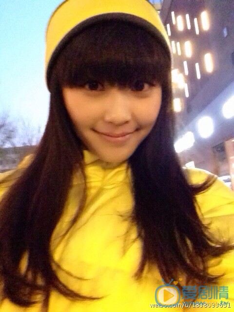 王思思长发淑女照 王思思高清写真_王思思高清剧照