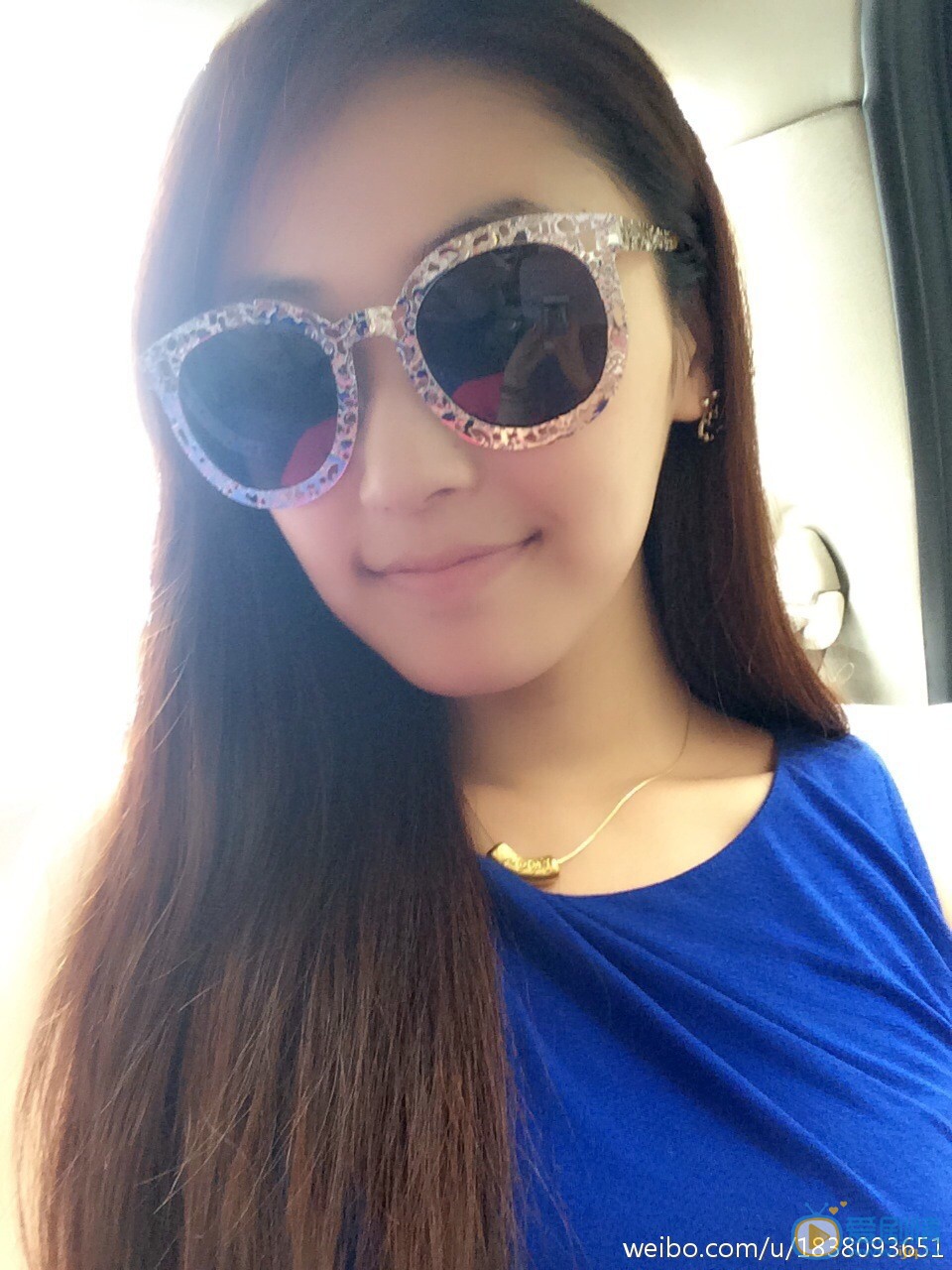 王思思长发淑女照 王思思高清写真_王思思高清剧照