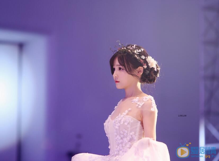 曾艳芬走秀照 曾艳芬高清写真_曾艳芬高清剧照