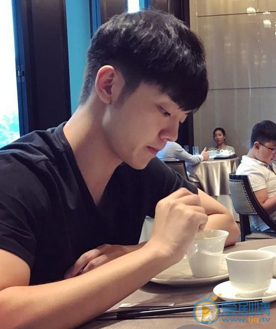 吴大伟生活照 吴大伟高清写真_吴大伟高清剧照