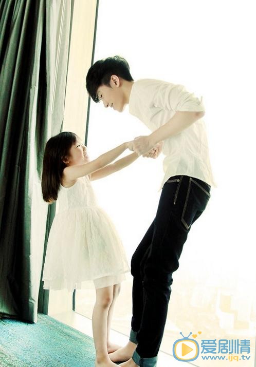 吴大伟和妹妹合照 吴大伟高清写真_吴大伟高清剧照