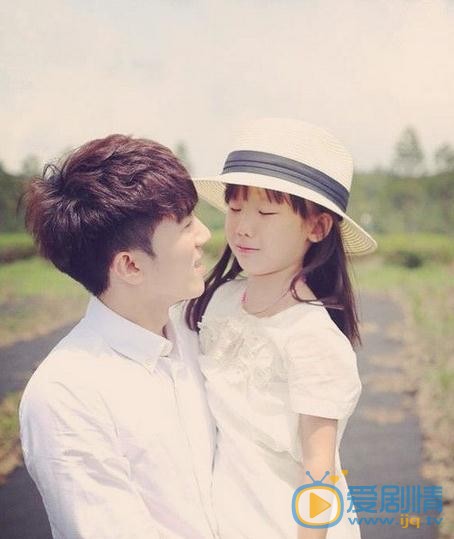 吴大伟和妹妹合照 吴大伟高清写真_吴大伟高清剧照