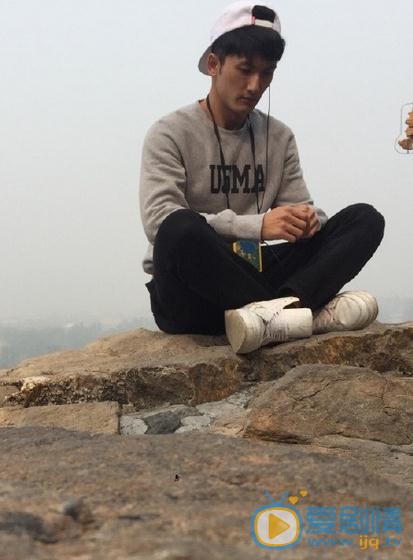 张峻鸣生活照 张峻鸣高清写真_张峻鸣高清剧照