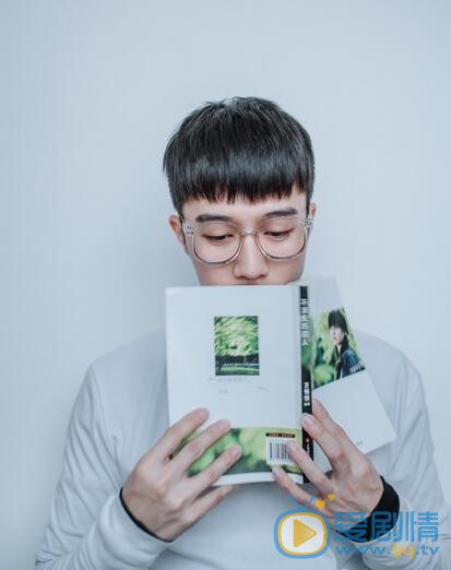 周游九连拍 周游高清写真_周游高清剧照