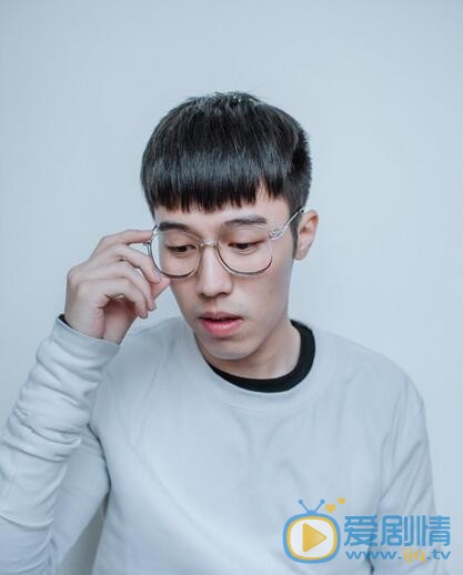 周游九连拍 周游高清写真_周游高清剧照