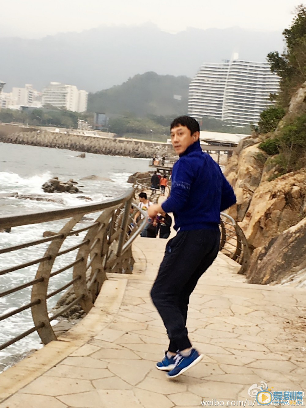 王新旅行照 王新高清写真_王新高清剧照