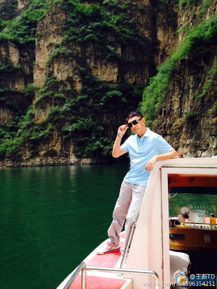 王新旅行照 王新高清写真_王新高清剧照