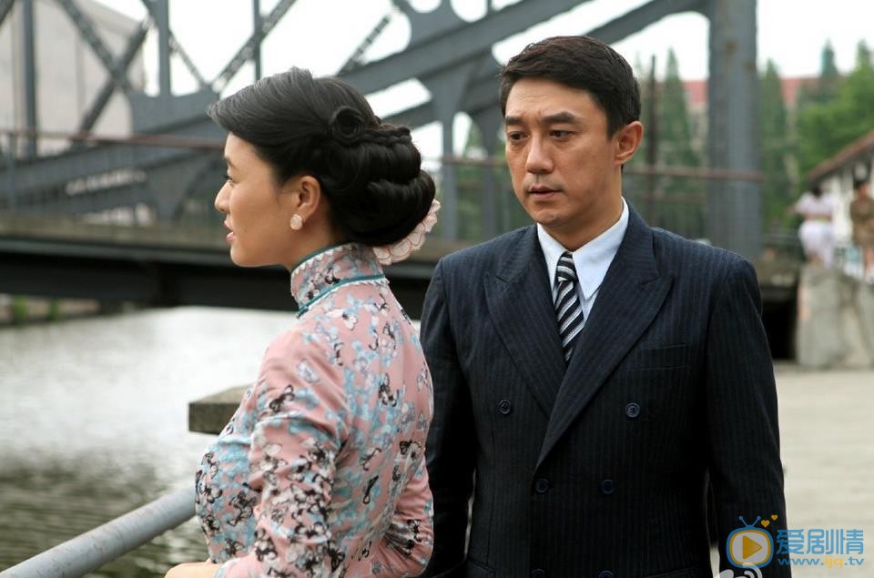 王新《映山红》剧照 王新高清写真_王新高清剧照