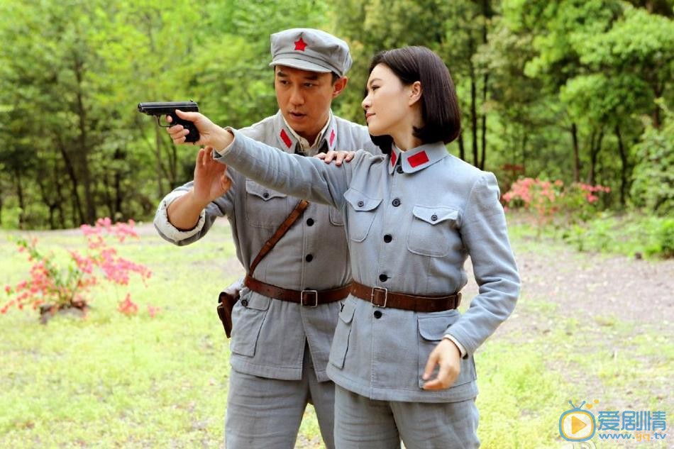 王新《映山红》剧照 王新高清写真_王新高清剧照
