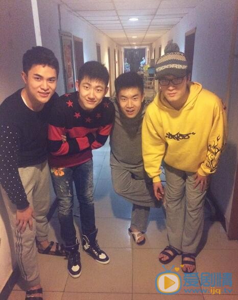 刘海宽与人合照 刘海宽高清写真_刘海宽高清剧照