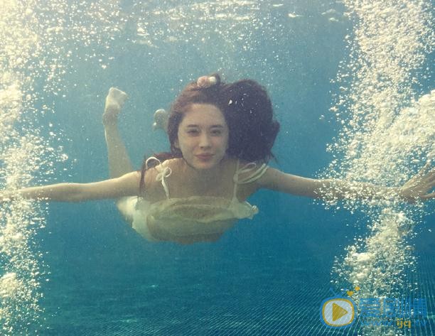 张熙媛水中写真 张熙媛高清写真_张熙媛高清剧照
