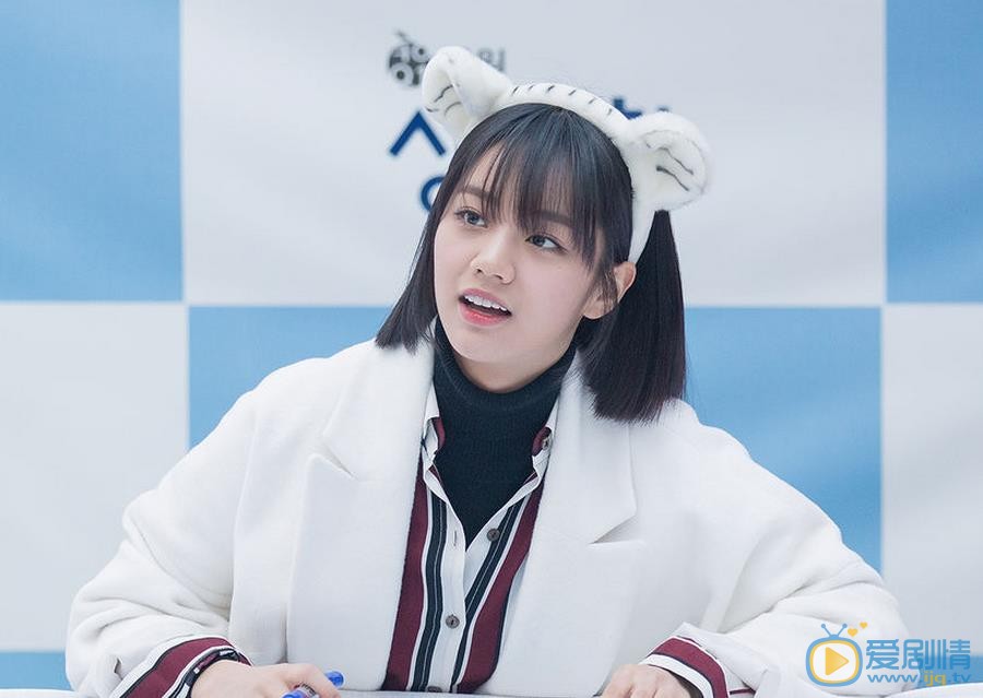 李惠利颁奖活动照 李惠利高清写真_李惠利高清剧照