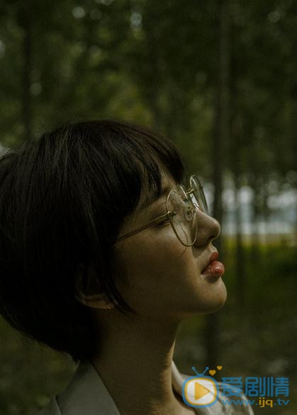 许芳铱森林写真 许芳铱高清写真_许芳铱高清剧照