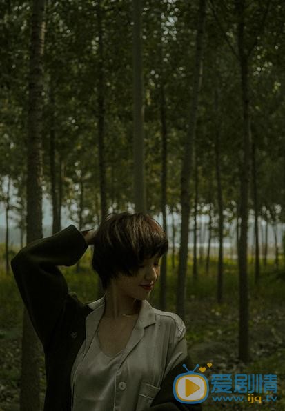 许芳铱森林写真 许芳铱高清写真_许芳铱高清剧照