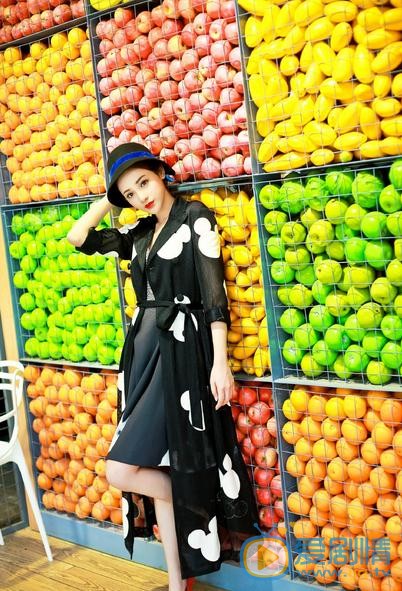 彭小苒街拍 彭小苒高清写真_彭小苒高清剧照