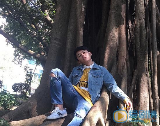 吕炸炸街拍 吕炸炸高清写真_吕炸炸高清剧照