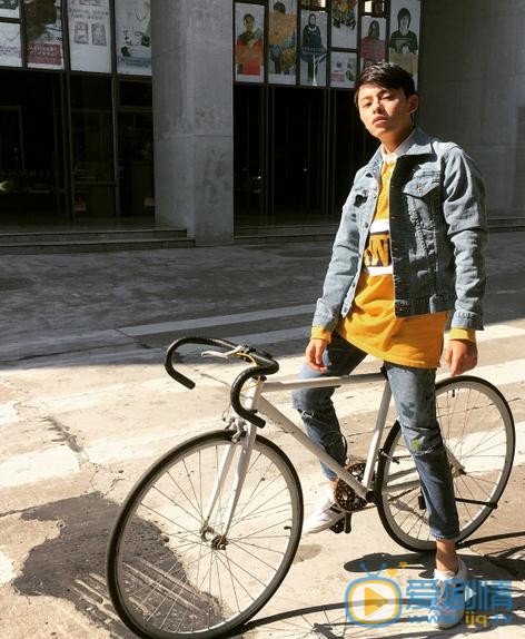 吕炸炸街拍 吕炸炸高清写真_吕炸炸高清剧照