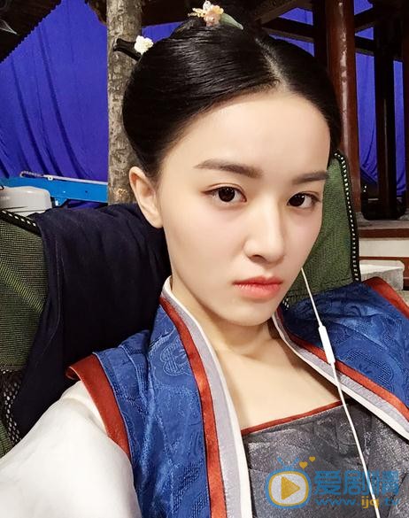 梁婧娴片场照 梁婧娴片场照