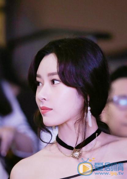 黄以娜活动照 黄以娜活动照