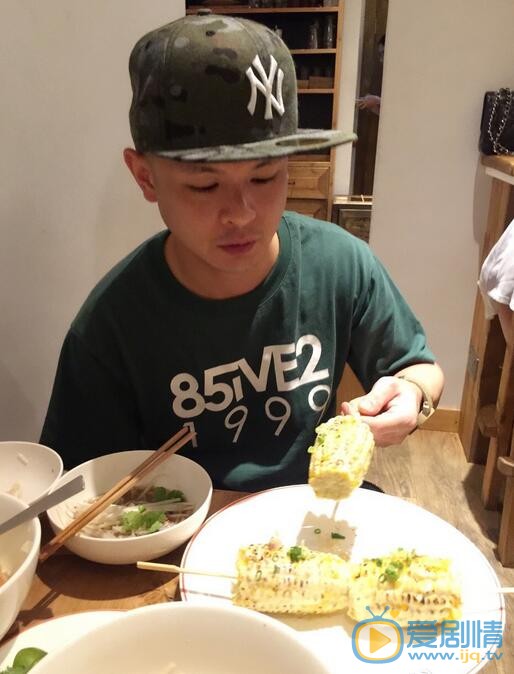 侧田生活照 侧田高清写真_侧田高清剧照