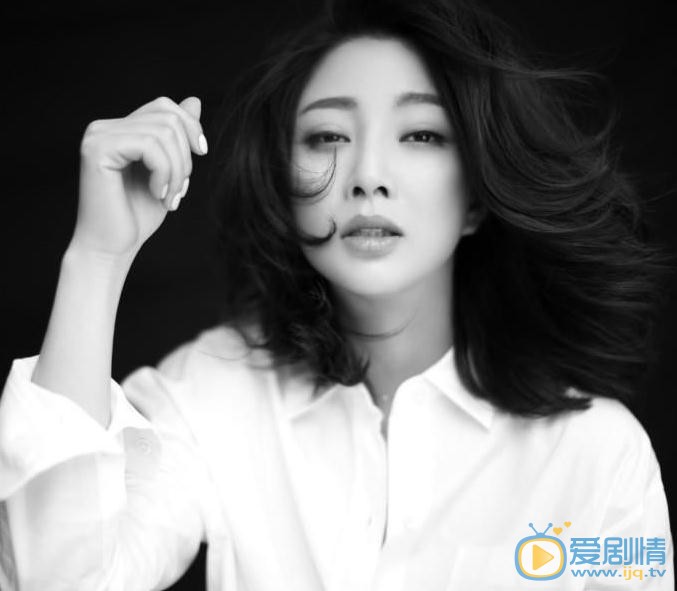 殷桃黑白写真 殷桃高清写真_殷桃高清剧照