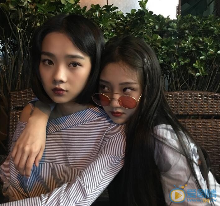 鲁照华朋友合照 鲁照华高清写真_鲁照华高清剧照