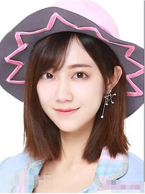 冯薪朵