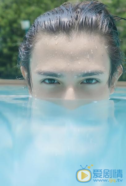 黄靖翔水中写真 黄靖翔高清写真_黄靖翔高清剧照