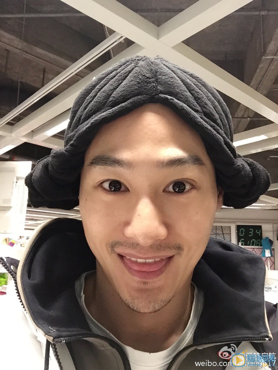 亓航搞怪表情包 亓航高清写真_亓航高清剧照