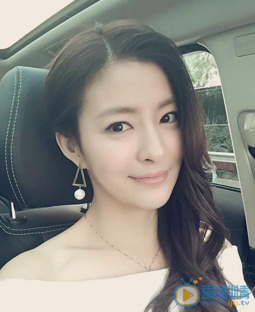 杨紫彤生护照