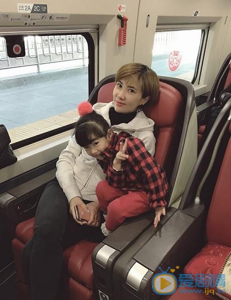 边潇潇家人照 边潇潇高清写真_边潇潇高清剧照