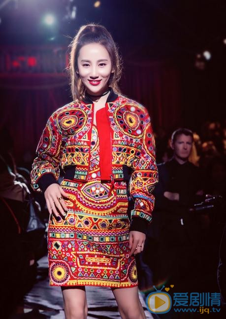 高洋活动照 高洋高清写真_高洋高清剧照