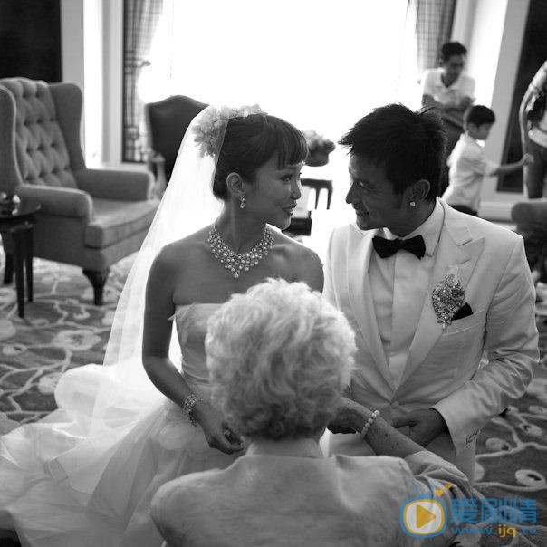 李铭顺和范文芳结婚照 李铭顺高清写真_李铭顺高清剧照