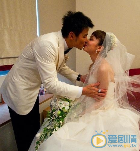 李铭顺和范文芳结婚照 李铭顺高清写真_李铭顺高清剧照